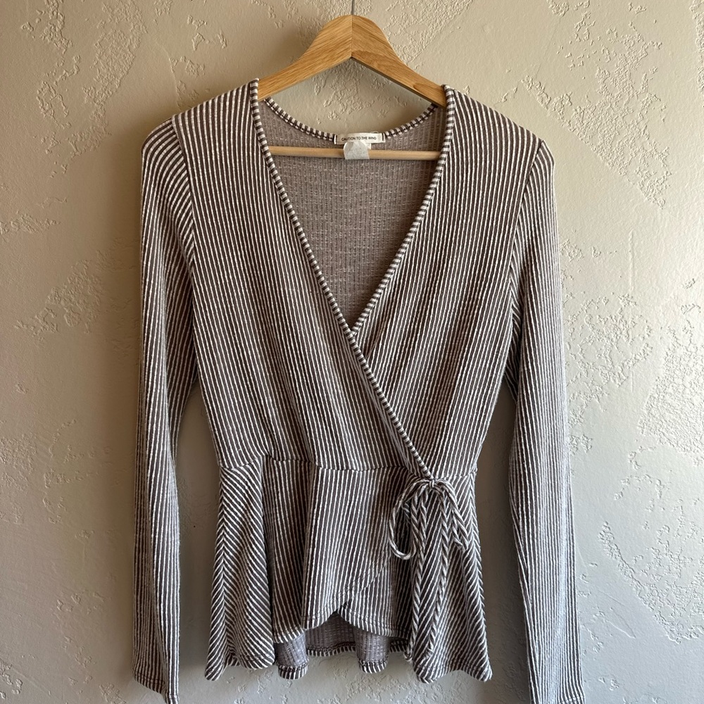 Caution to the wind women’s top size S